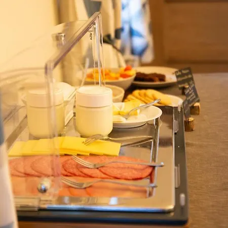 Bed & Breakfast La Ferme De L'hoste 2*