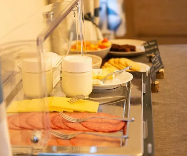 Bed and Breakfast La Ferme De L'hoste 2*