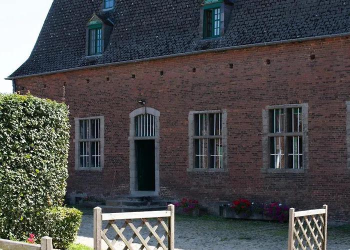 La Ferme De L'hoste Bed and Breakfast 2*